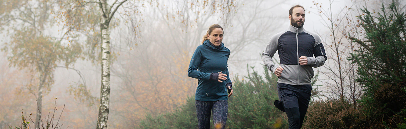 Flyte Sale - Shorts, Oberteile, Socken & Leggings zum Laufen