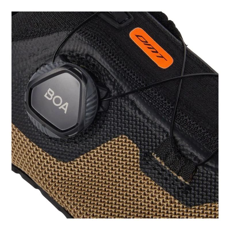 DMT KM4 Cycling Shoes (Black/Bronze) | Sportpursuit.com