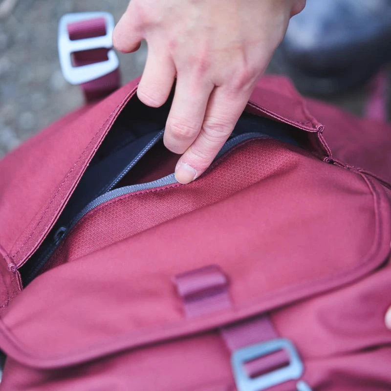 Millican Smith The Original Roll Pack 25L Daysack (Rust) | Sportpursui