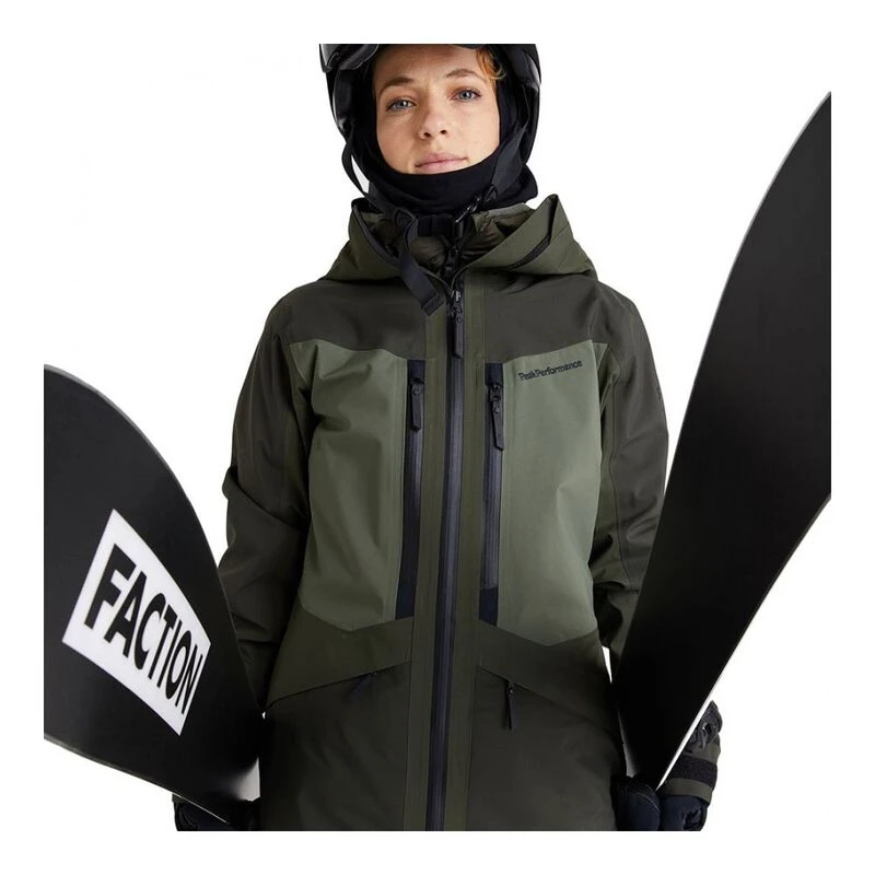 PeakPerformance Womens Gravity GTX Jacket (Green) | Sportpursuit.com