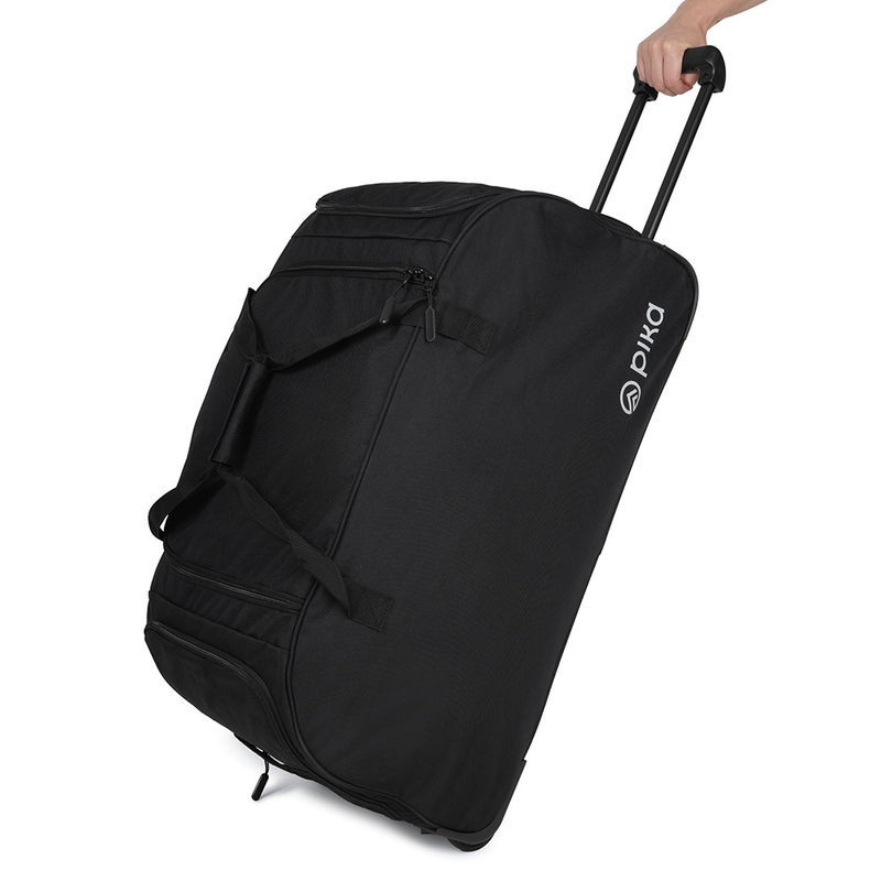 Thule Chasm 90L Duffle Bag (Black) | Sportpursuit.com
