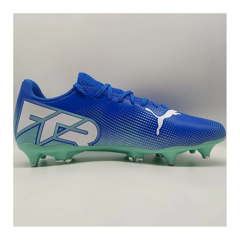 Crampons Ronaldo disponibles sur Unisport