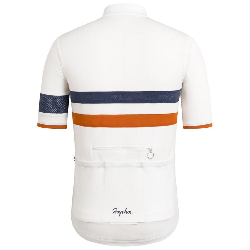 Rapha_Feb22-BLW04XX_WHT_H1-