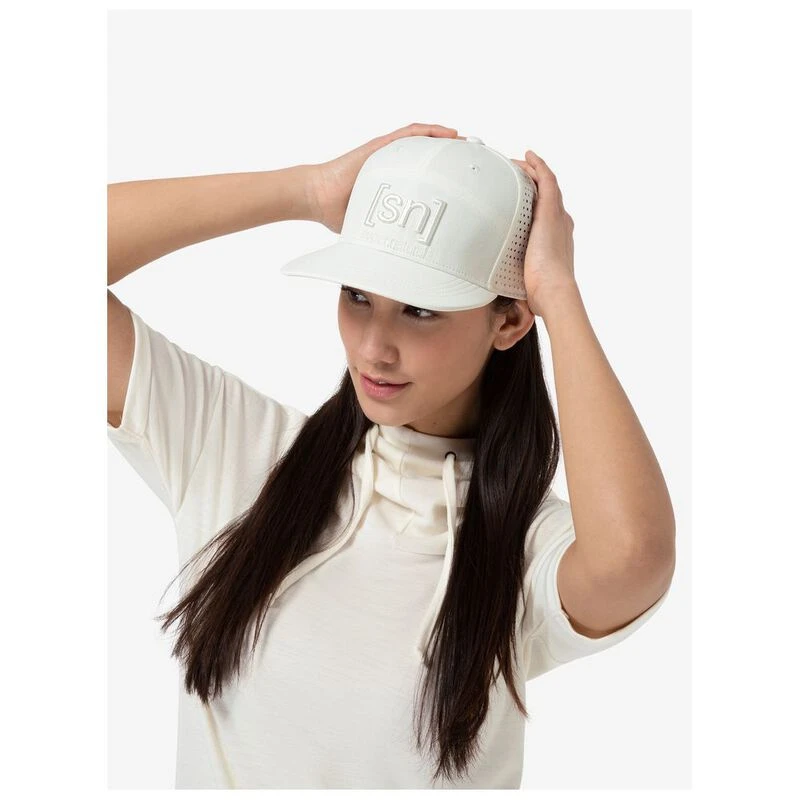 Super.Natural Action Cap Hat (Fresh White) | Sportpursuit.com