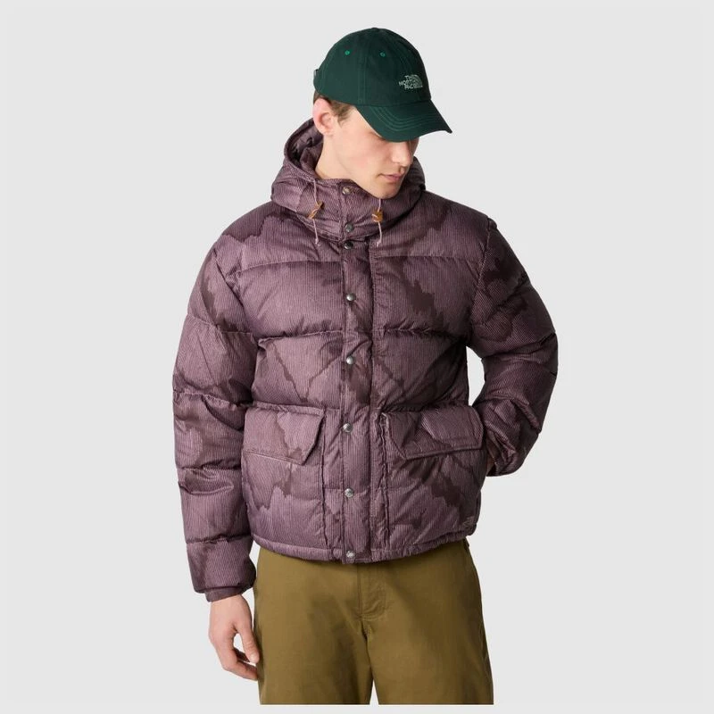 The North Face Mens 71 Sierra Down Short Jacket (Fawn Grey Engraved Mo